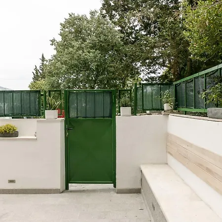 Retreat @ Town Center W/terrace Split