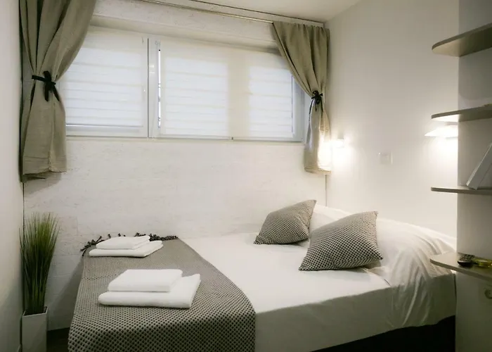 Lägenhet Retreat @ Town Center W/terrace *