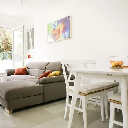 Lägenhet Retreat @ Town Center W/terrace